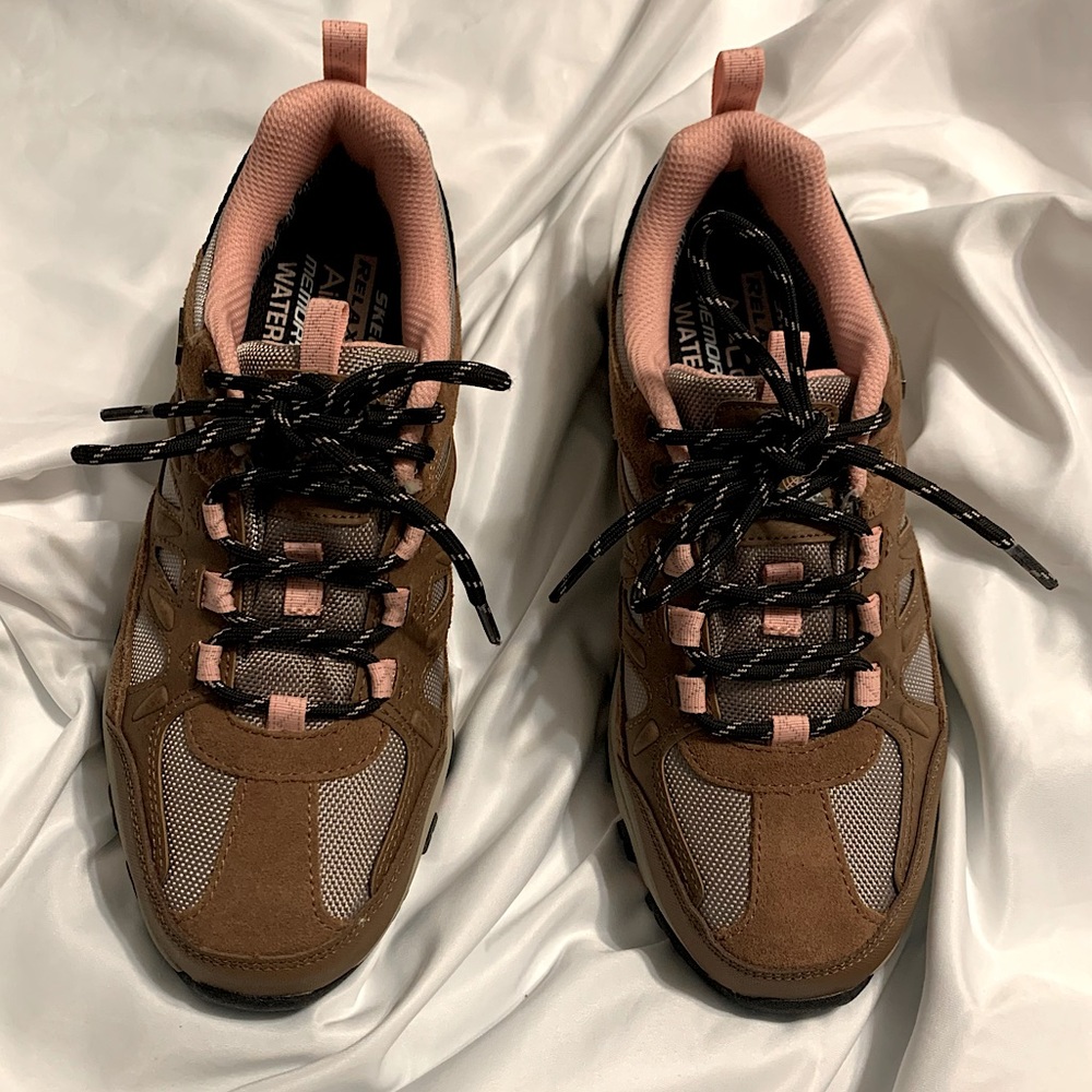 Sketchers Relaxed Fit Sneakers